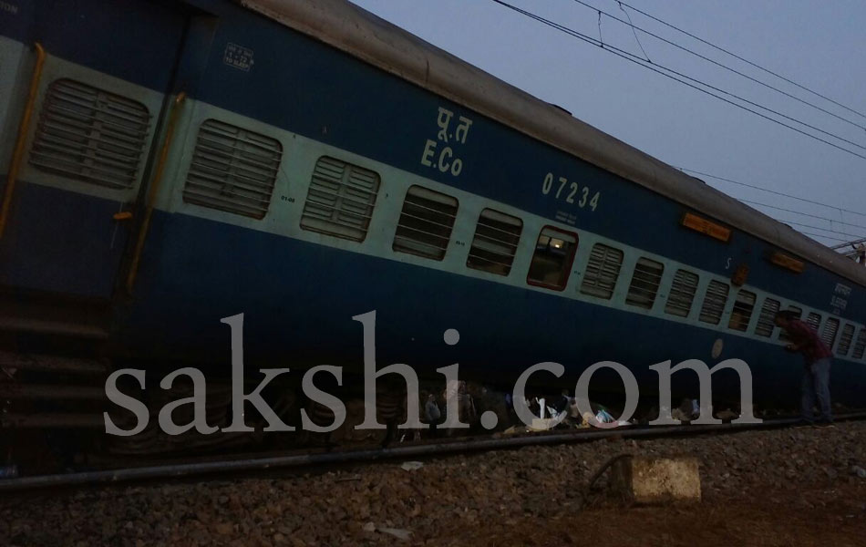 Train accident in andhra pradesh28