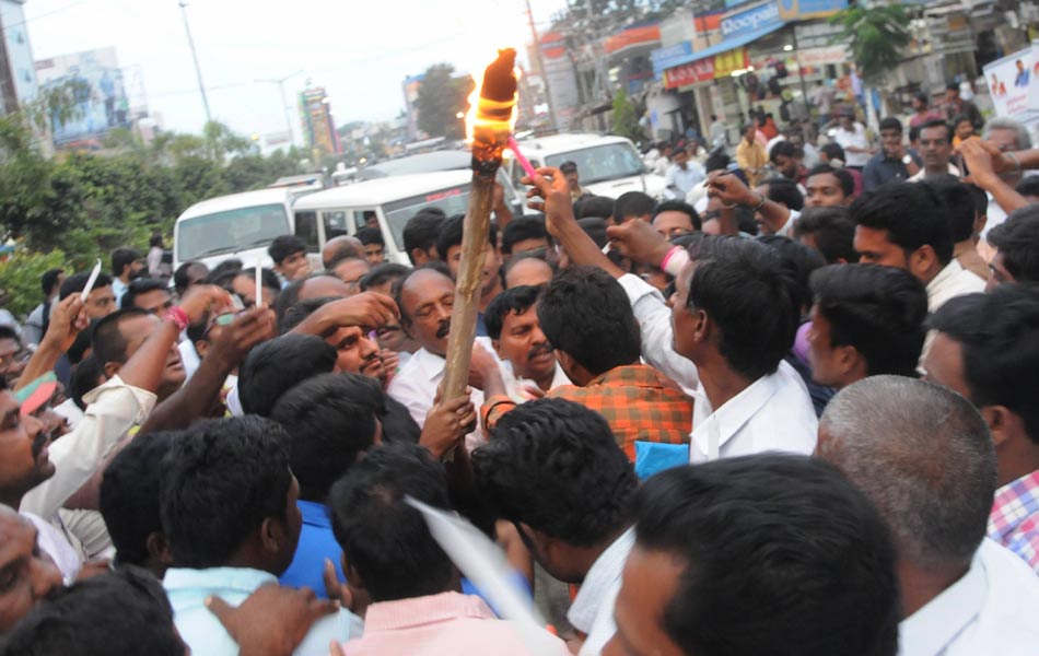 special status protest in anantapur - Sakshi4