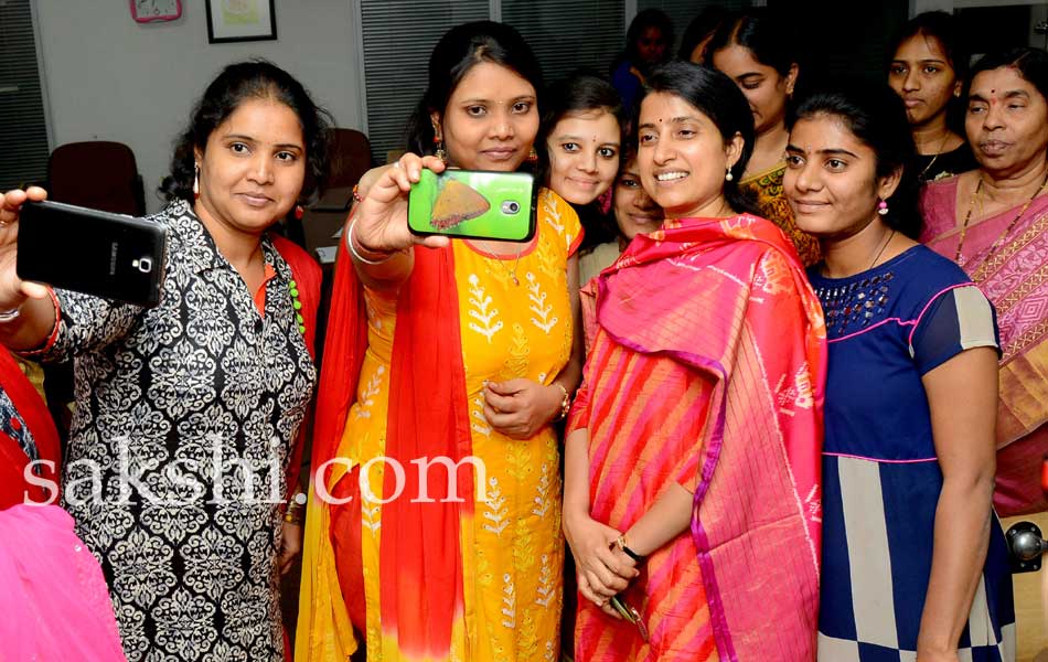 womens day celebration in sakshi journalism school - Sakshi11