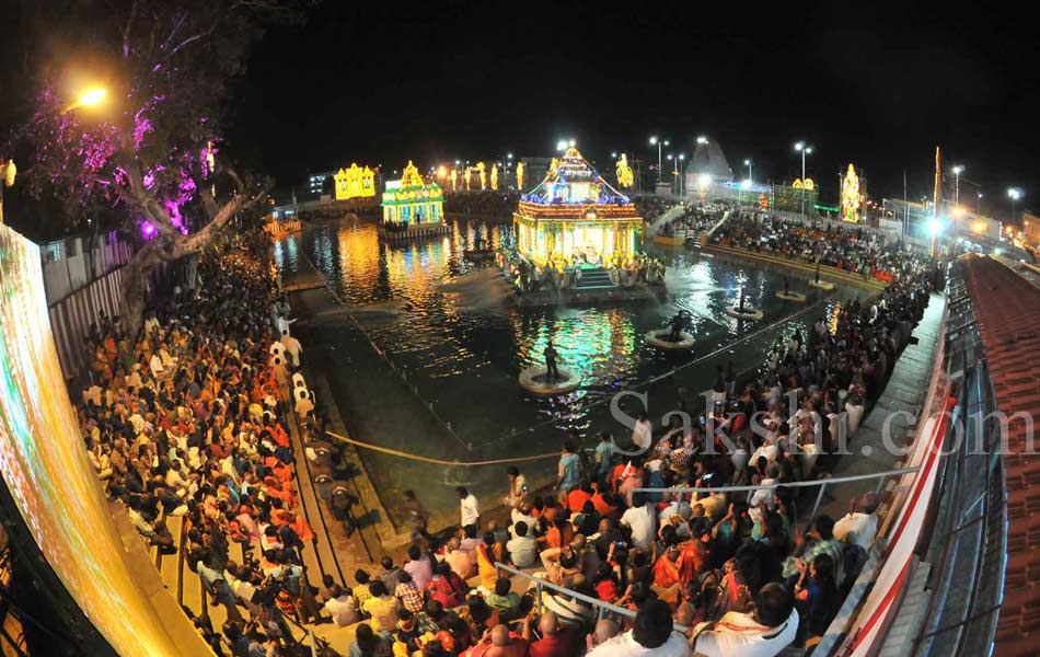 tirumala teppotsavam8