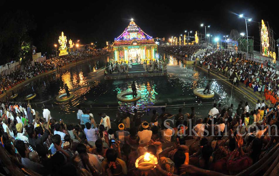 tirumala teppotsavam10