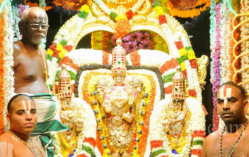 tirumala teppotsavam11