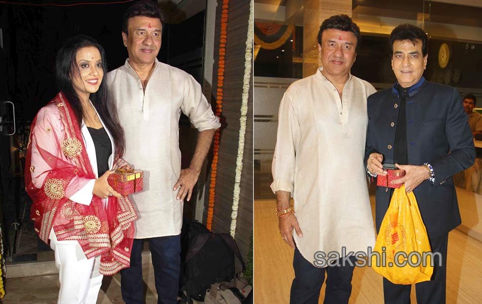 sachin tendulkar and jeetendra attend jagarata at anu malik house - Sakshi13