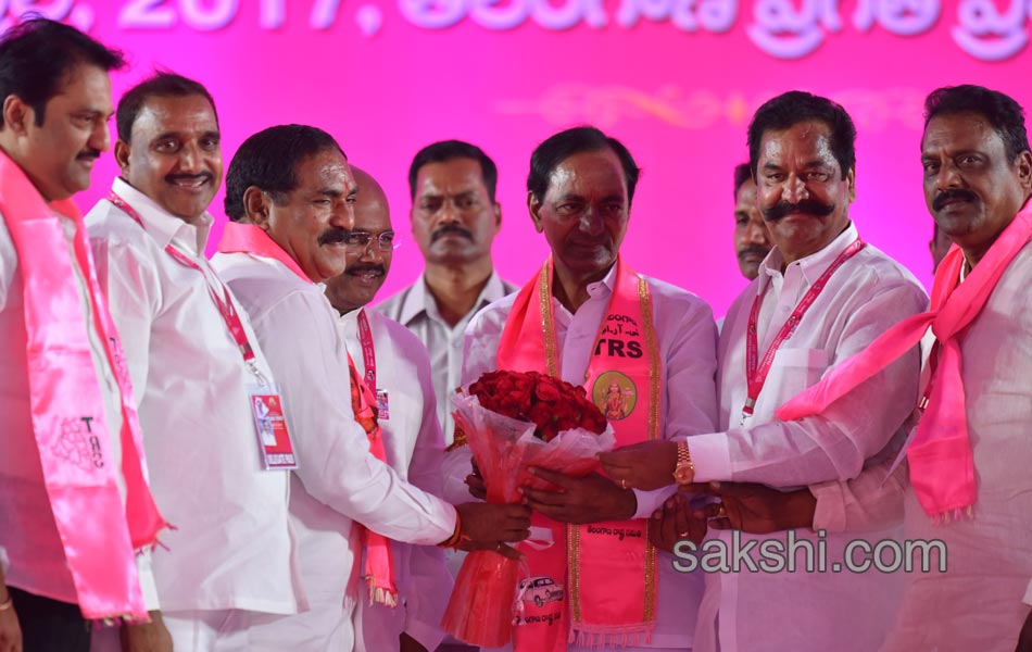 CM KCR send message to party men at TRS plenary - Sakshi17