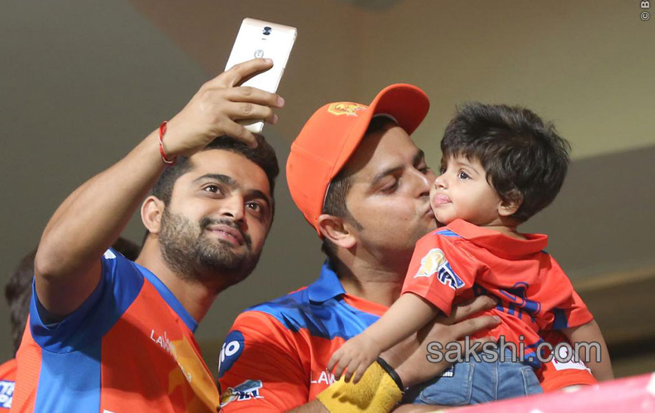 Gujarat Lions win Royal Challengers Bangalore - Sakshi3