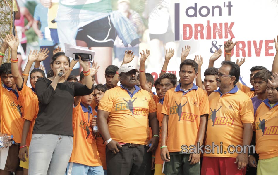 5k run in hyderabad - Sakshi5