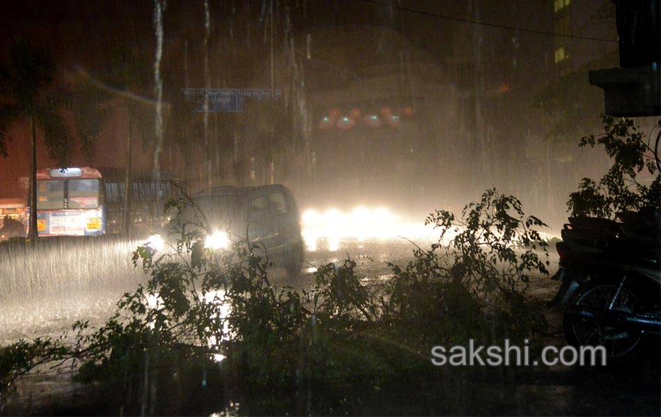 heavy  rain in hyderbad city12