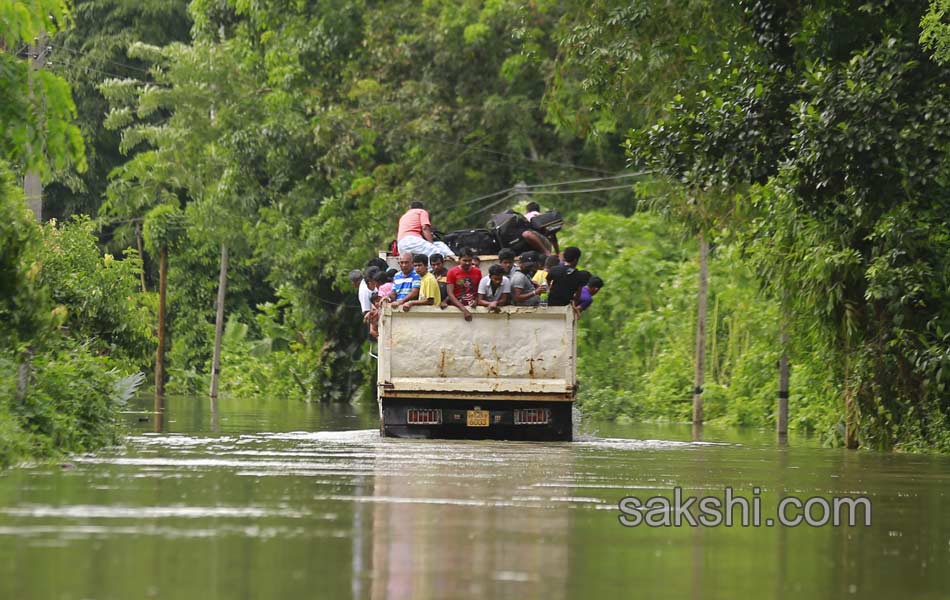 Sri Lanka Mudslides4