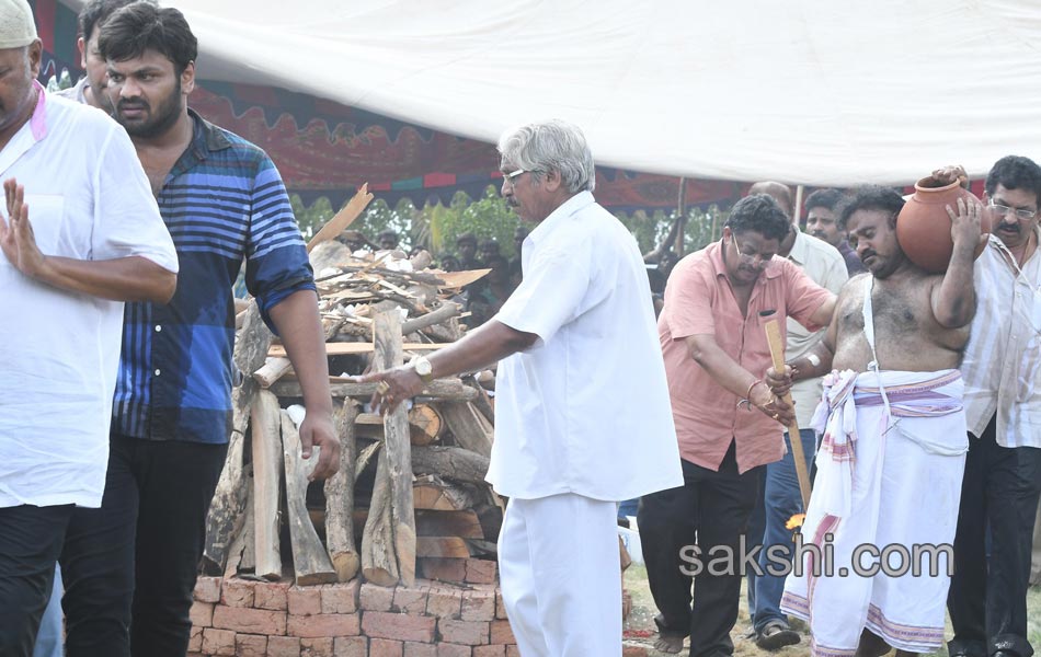 dasari narayanarao funeral with full state honours8