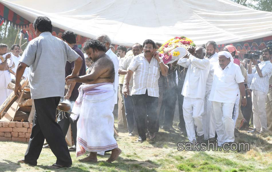 dasari narayanarao funeral with full state honours12