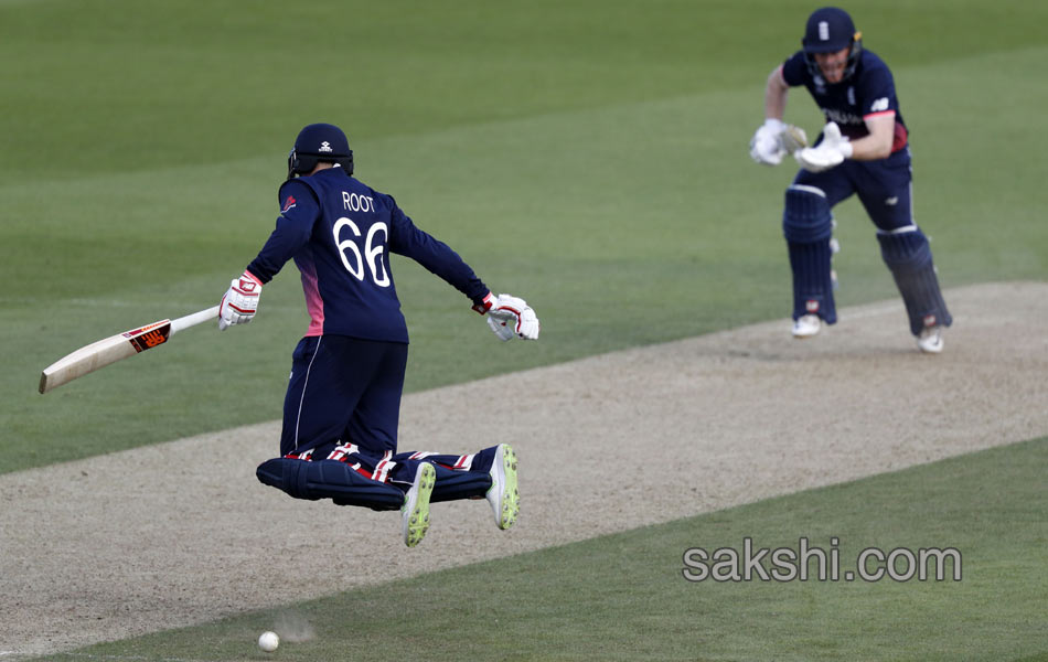 England beat bangladesh3