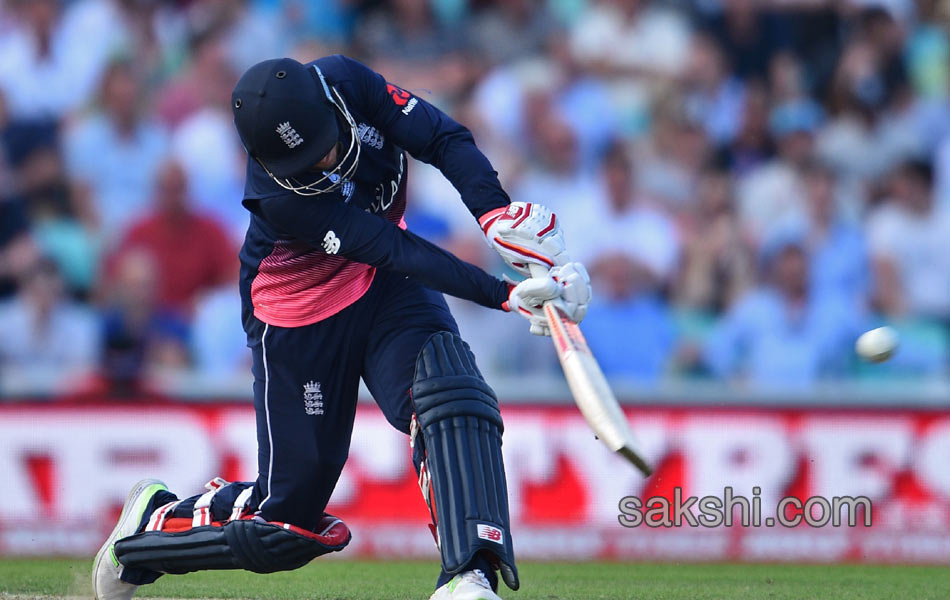 England beat bangladesh5