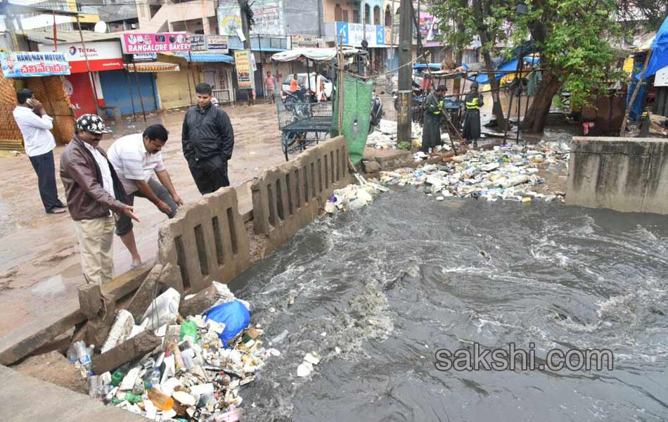 heavyrain in hyderabad - Sakshi1