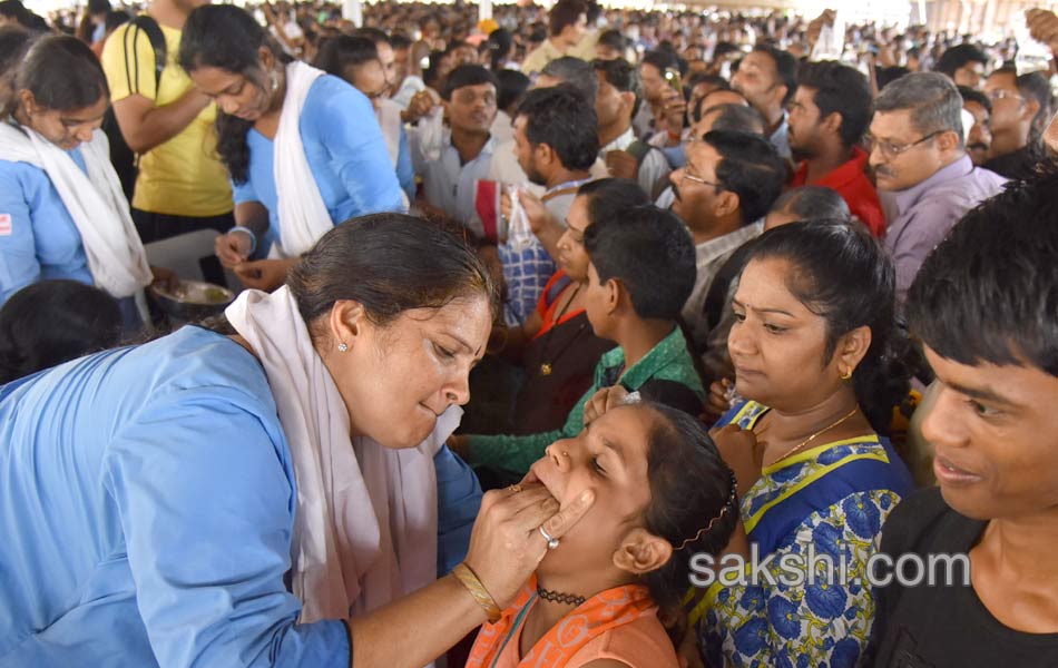 Thousands administered fish medicine in Hyderabad11