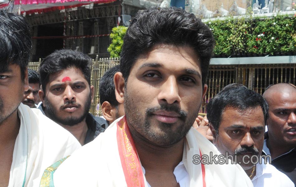 duvvada jagannadham team at tirumala21