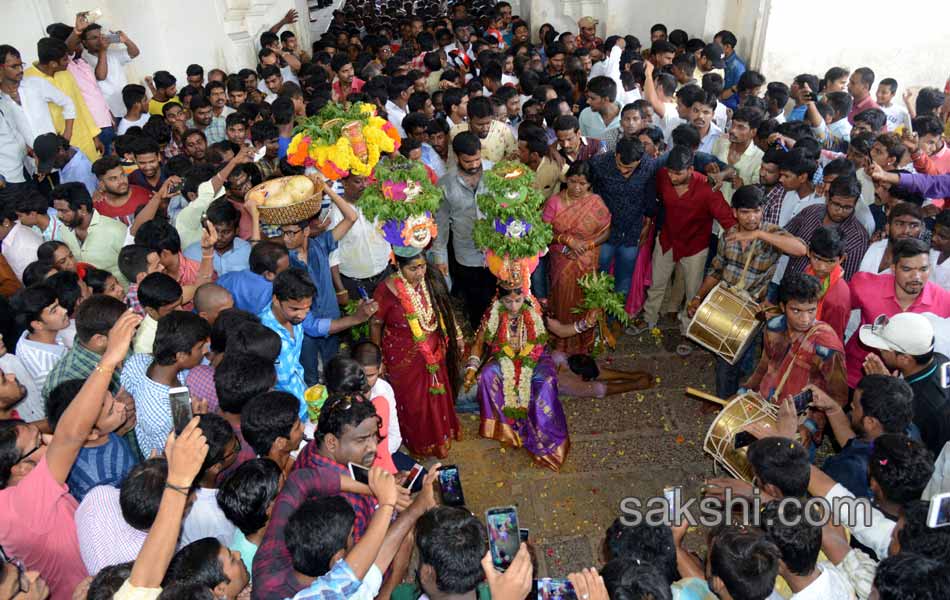 Golkonda bonalu2017 - Sakshi13