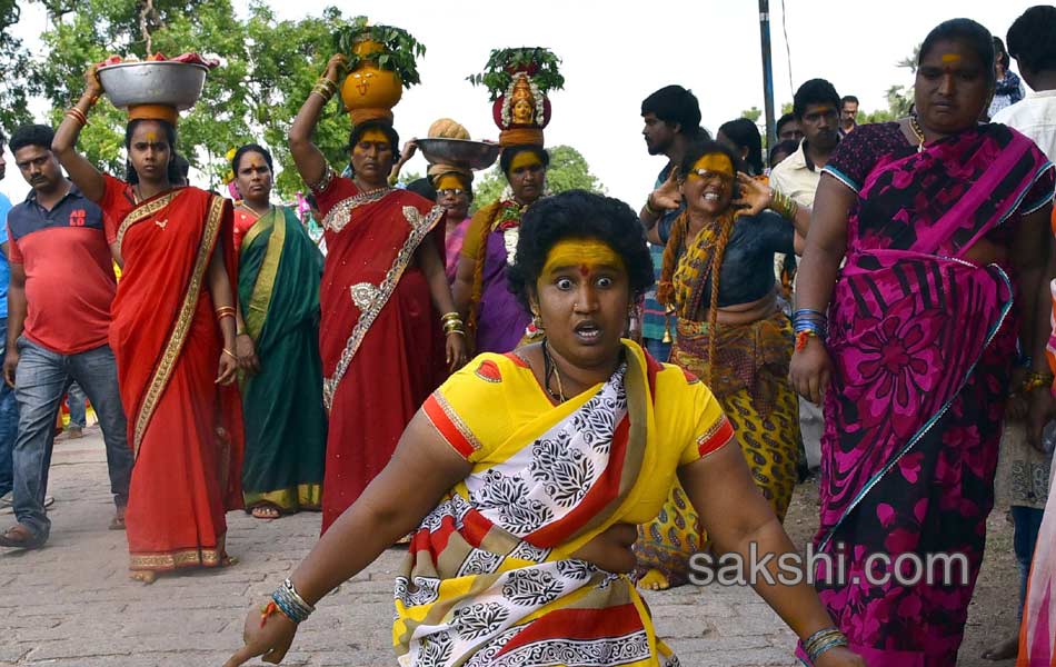 golkonda bonalu - Sakshi4