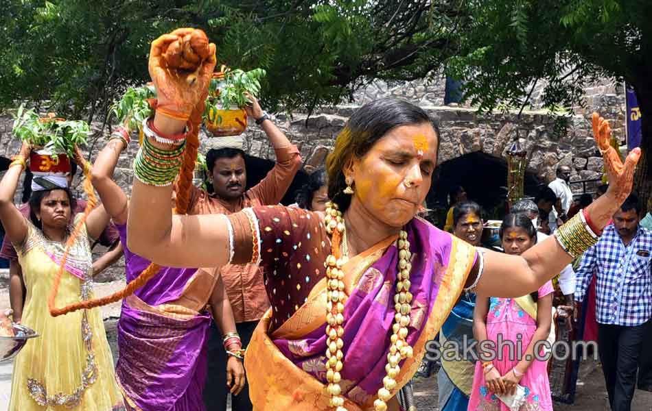 laldarwaza bonalu13