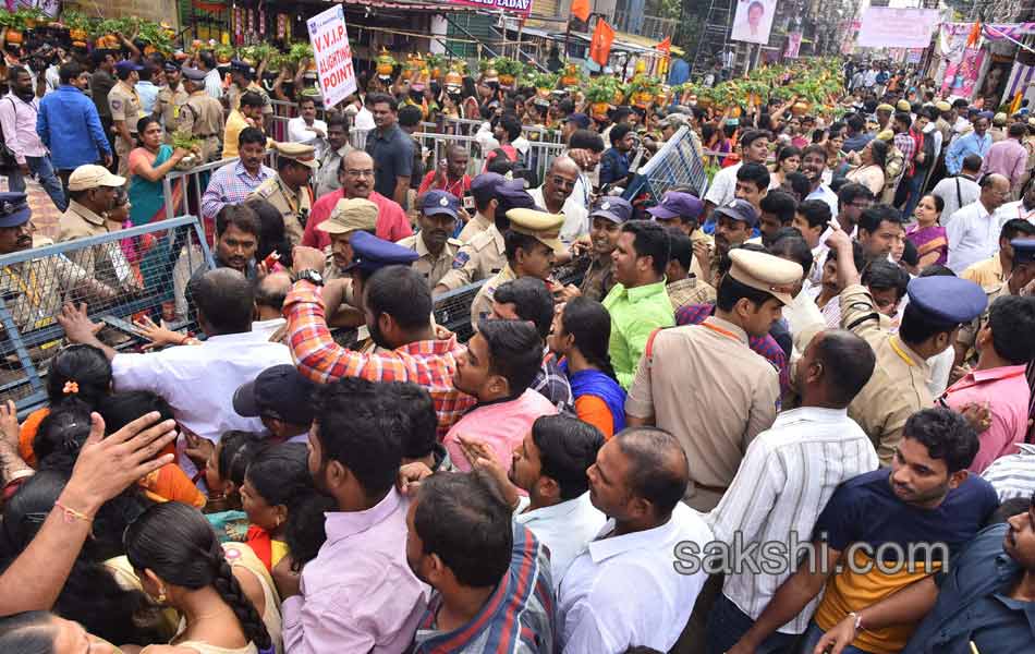 Secunderabad Ujjaini Mahankali Bonalu27