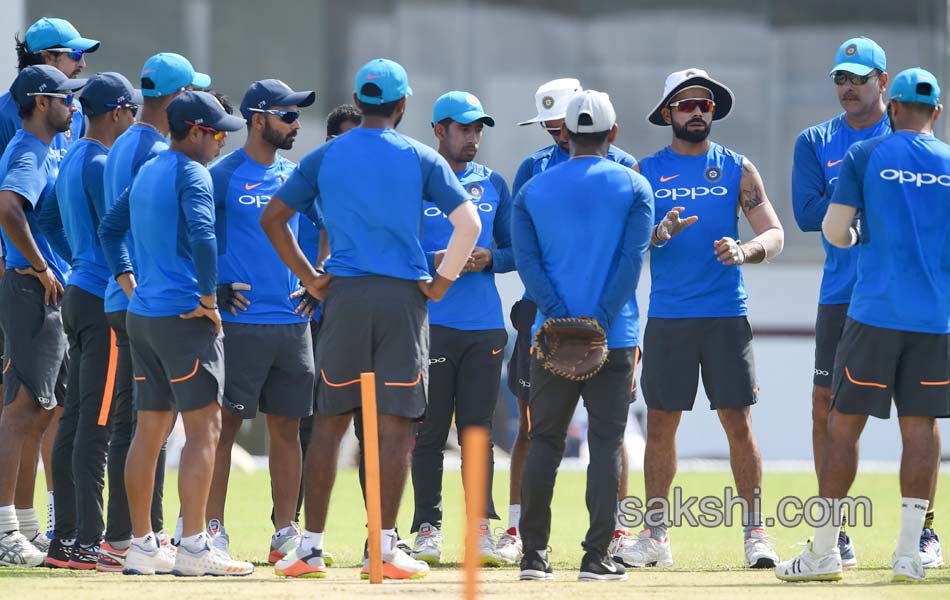 India practice ahead of Sri Lanka game - Sakshi5