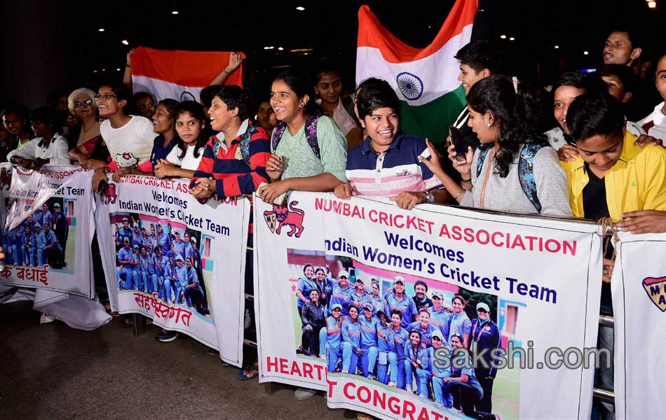 grand welcome in womens cricekt Team4