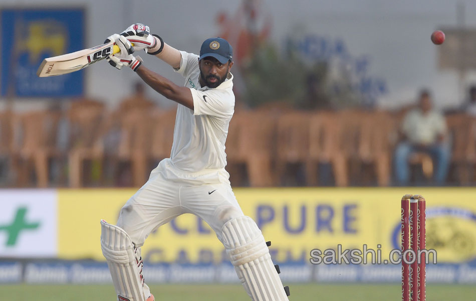 Virat Kohli and Abhinav Mukund Put India On Top On Day 33