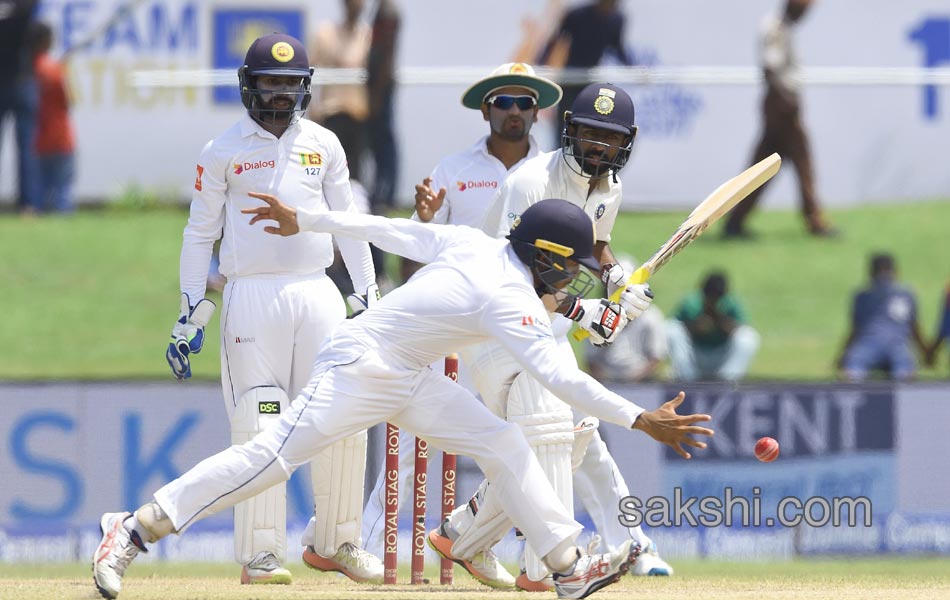 Virat Kohli and Abhinav Mukund Put India On Top On Day 310