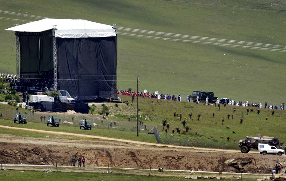 Nelson Mandela buried in the rolling hills of South Africa9