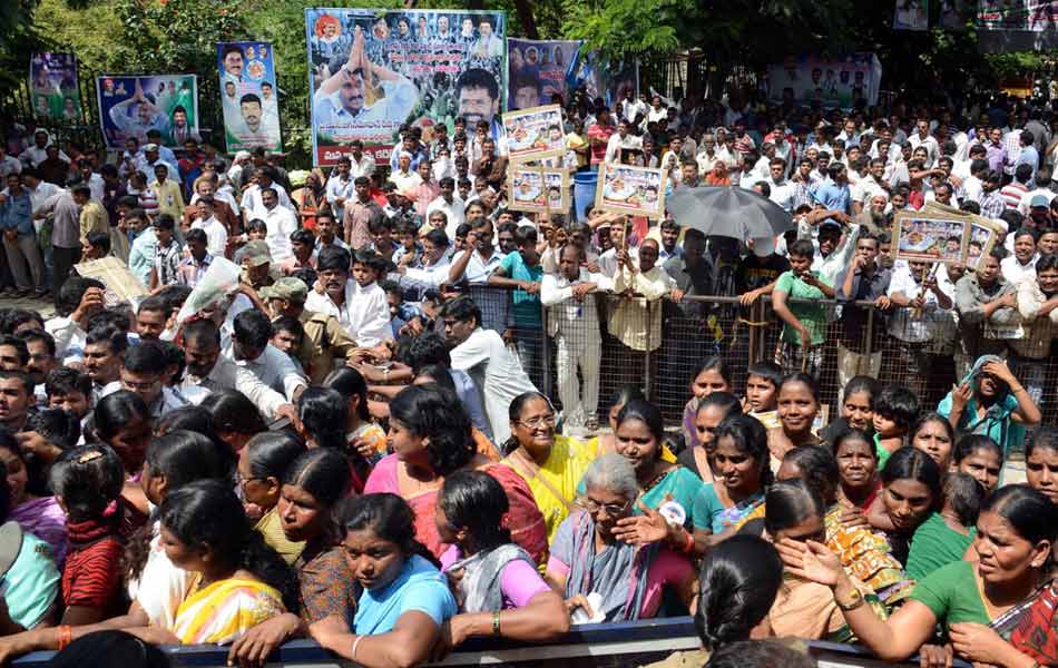 ys jagan takes up fasting for united state - Sakshi24