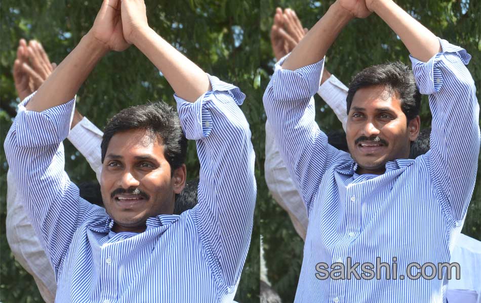 YS Jagan mohan reddy Samiyakashkaram Yataya - Sakshi17