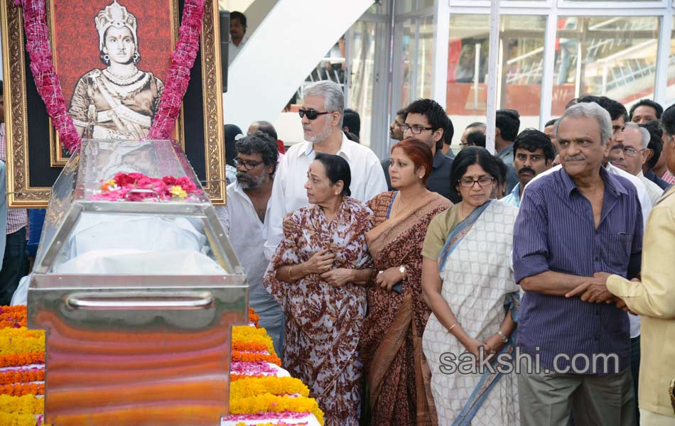 cinima and political celebrities condolence to akkineni family55