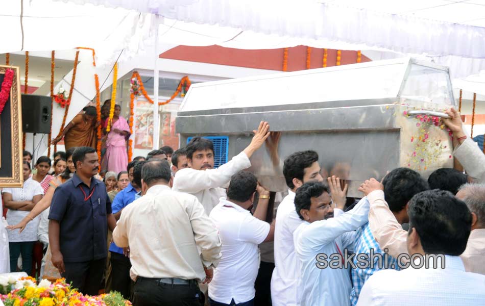 akkineni nageswara rao funerals in annapurna studios13