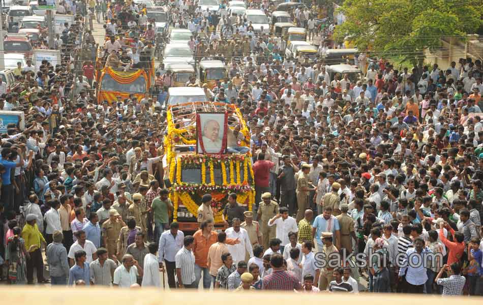 akkineni nageswara rao funerals in annapurna studios34