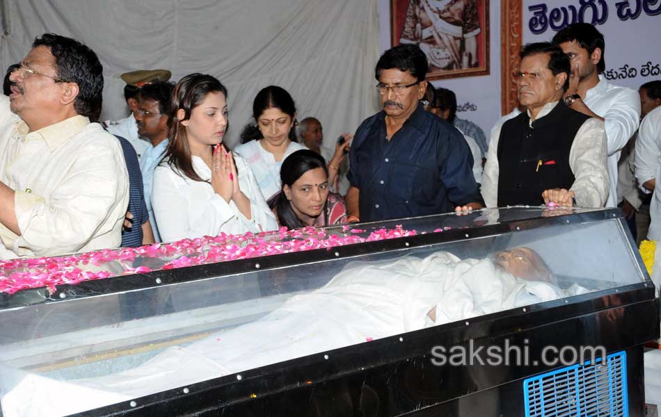 akkineni nageswara rao funerals in annapurna studios47