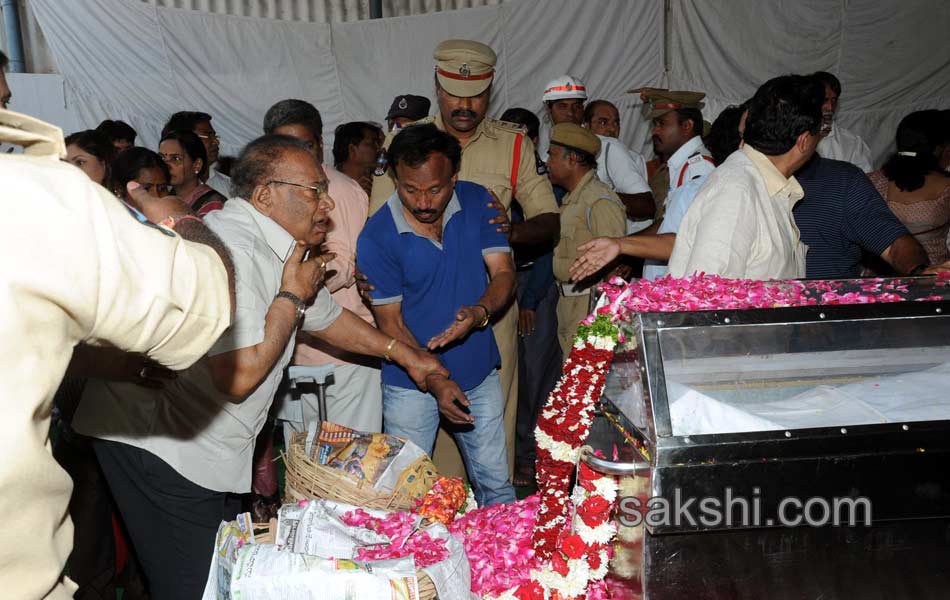 akkineni nageswara rao funerals in annapurna studios50