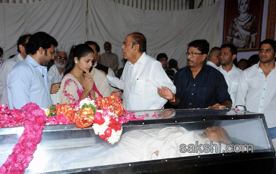 akkineni nageswara rao funerals in annapurna studios56