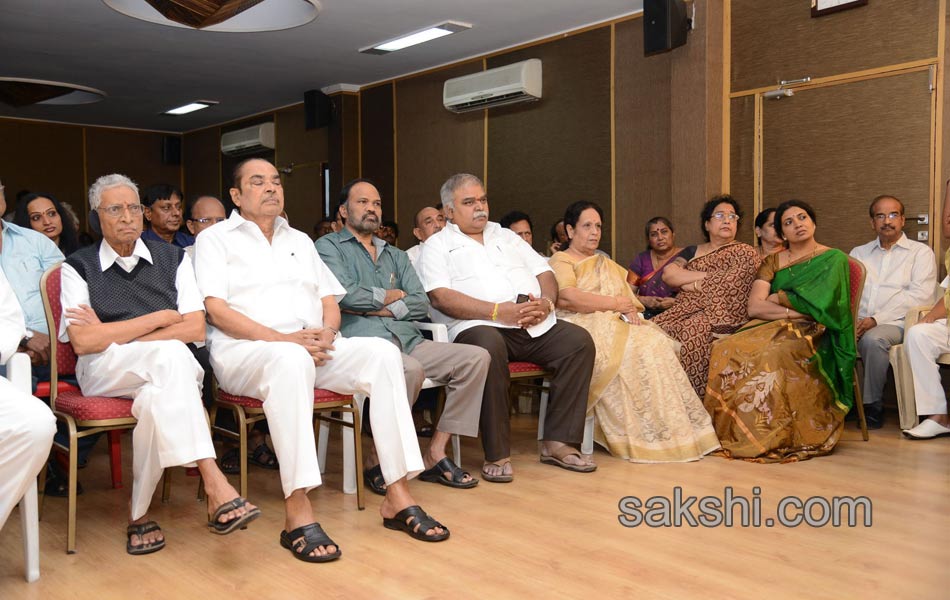 Celebrities pay homage to ANR at film chamber7