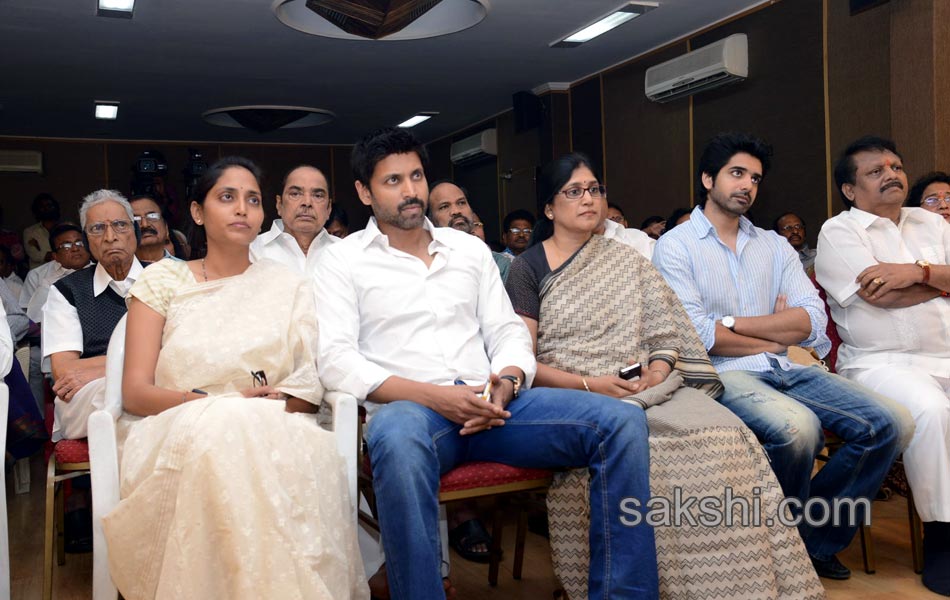 Celebrities pay homage to ANR at film chamber30