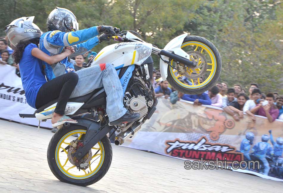 Young bike stunts - Sakshi3