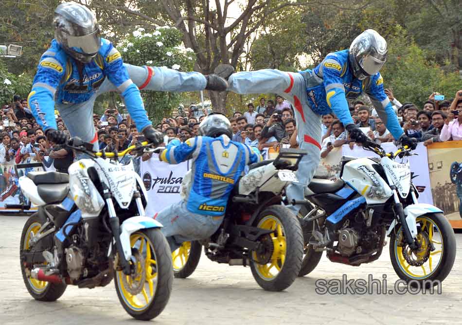 Young bike stunts - Sakshi10