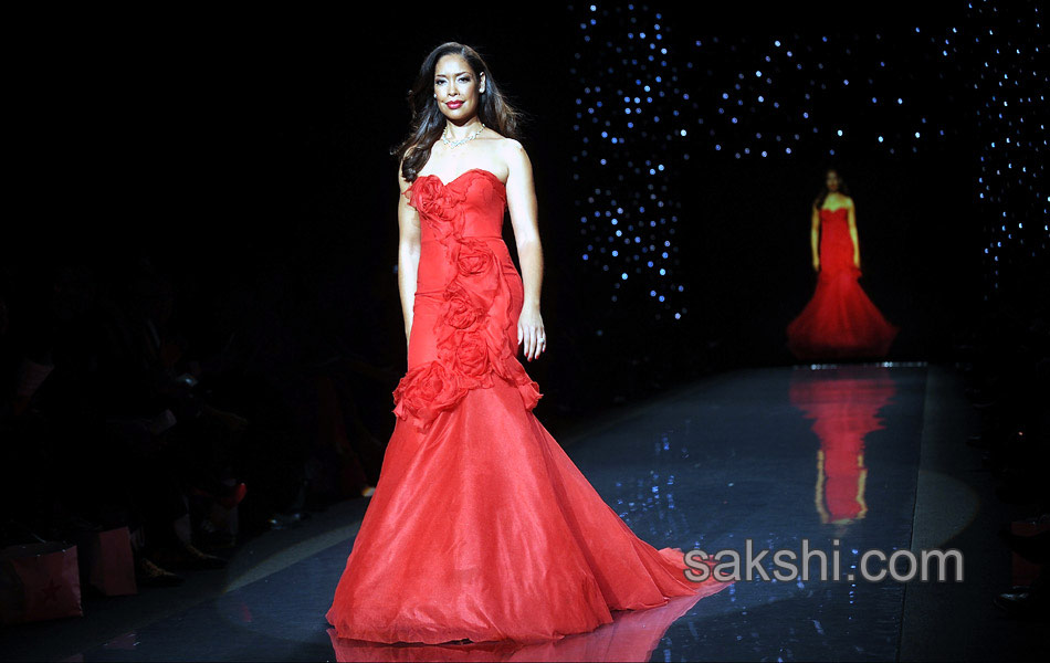 go red for women fashion show in newyork - Sakshi8