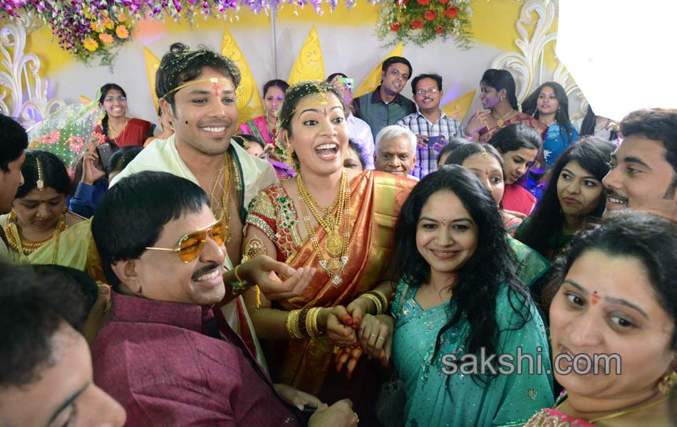 geetha madhuri with nandu marriage33