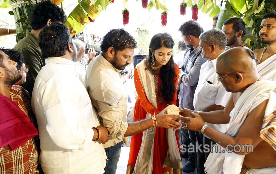 Pawan Kalyan And Chiranjeevi at Varun teja Movie Launch - Sakshi9