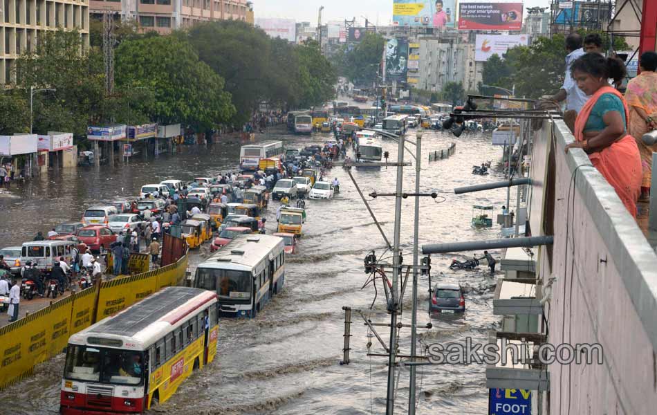 Heavy Rain in Hyderabad1