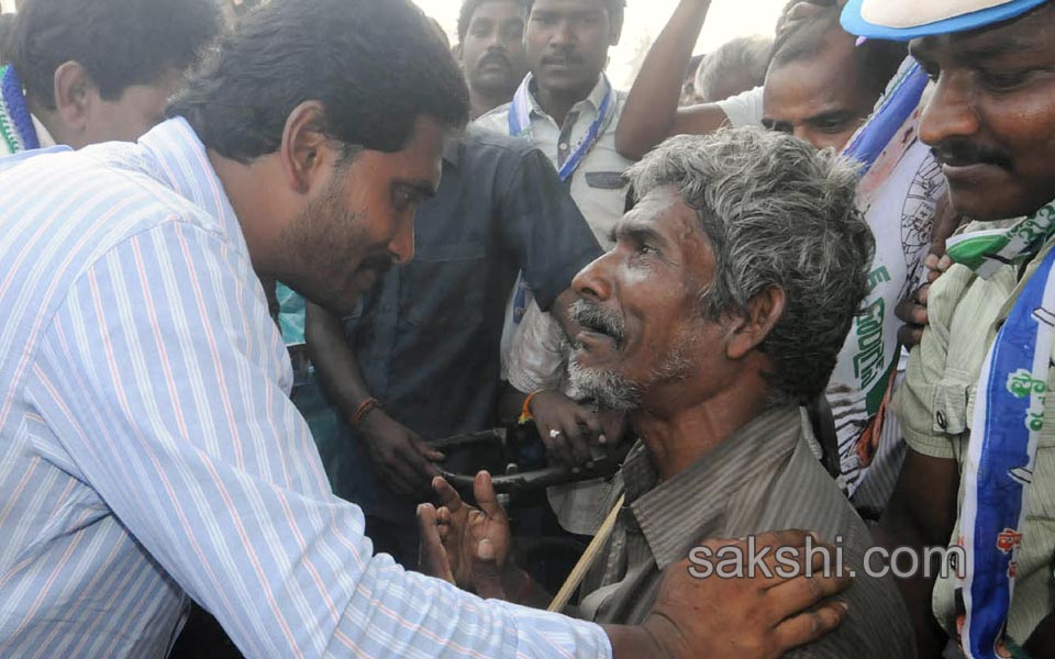 ys jagan mohan reddy  janapatham in east godavari - Sakshi13