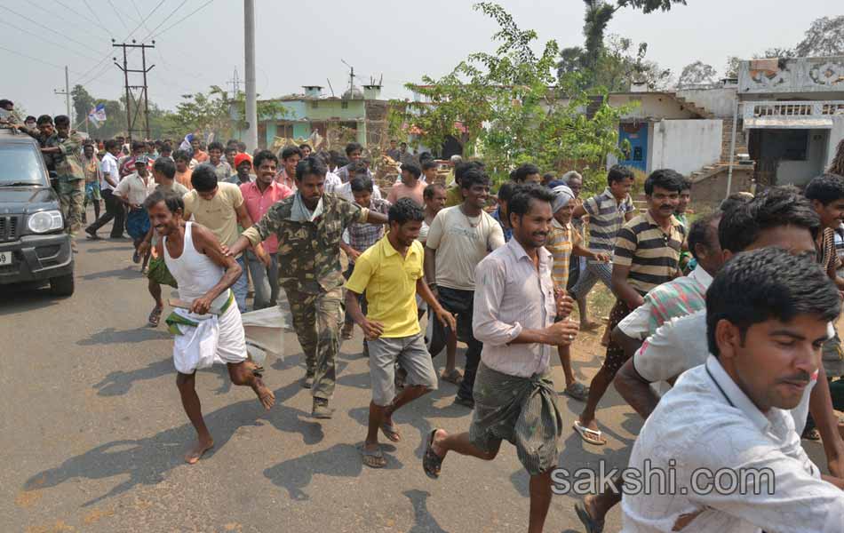 jagan road show - Sakshi8