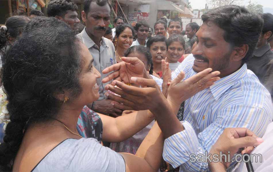 jagan road show - Sakshi15