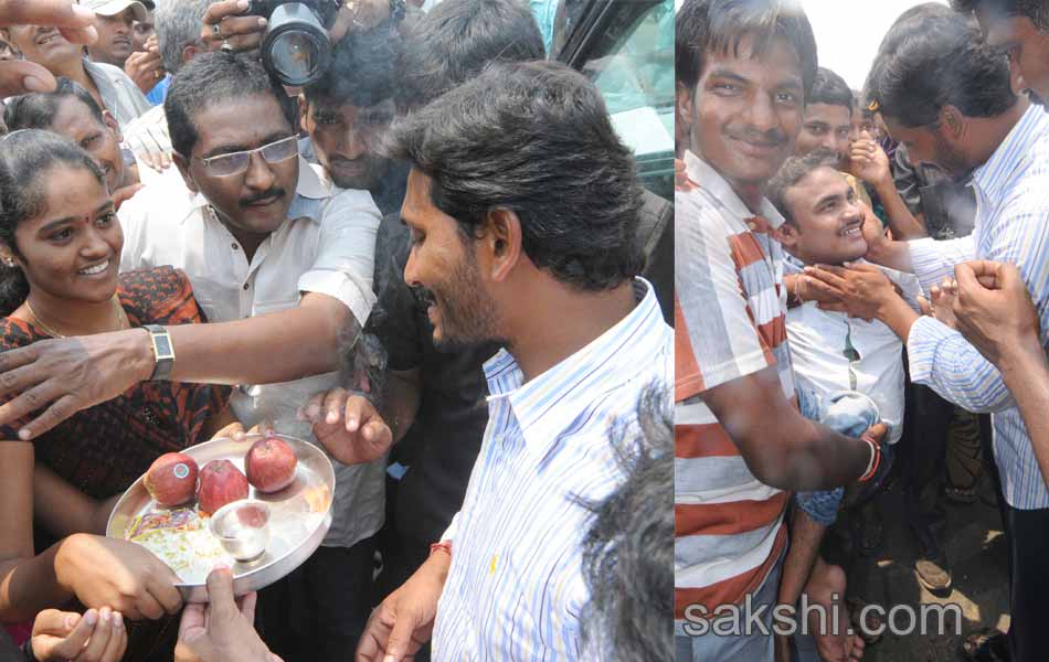 jagan road show - Sakshi20