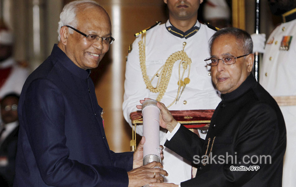 Padma Awards 2014 function at the Rashtrapati Bhavan in New Delhi16