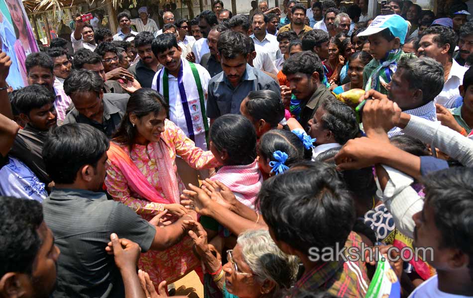 Sharmila s Janapatham at Khammam Distric - Sakshi13